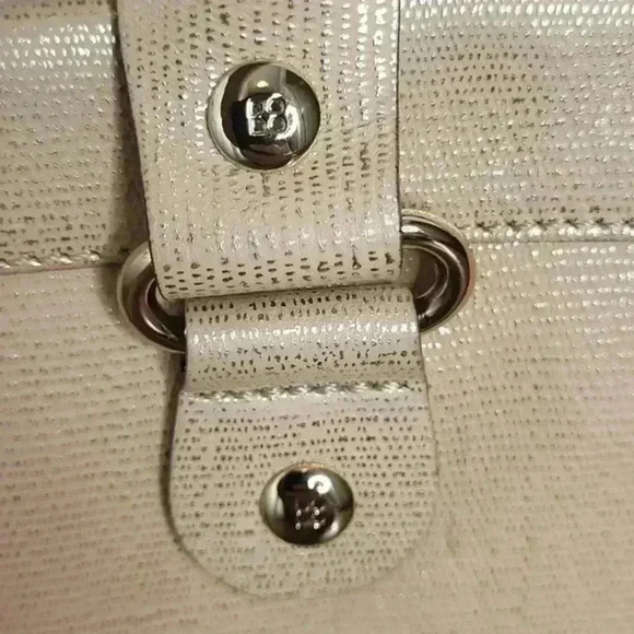 Kate Spade Gold Cream Purse‎ - Picture 3 of 12